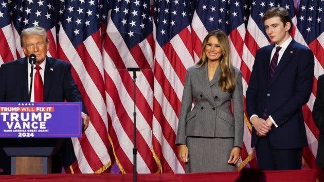 To što je okružen agentima Tajne službe mu mnogo otežava sklapanje prijateljstava