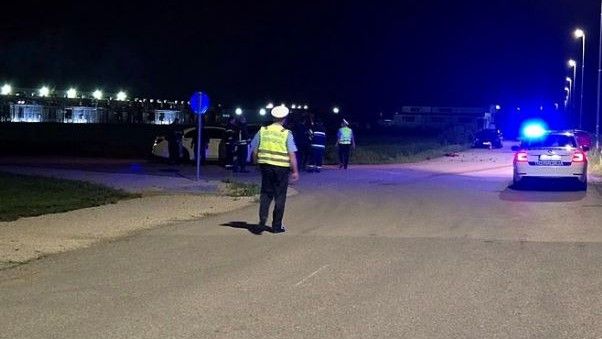 Nesreća u BiH: Automobil na krovu, na terenu vatrogasci i policija