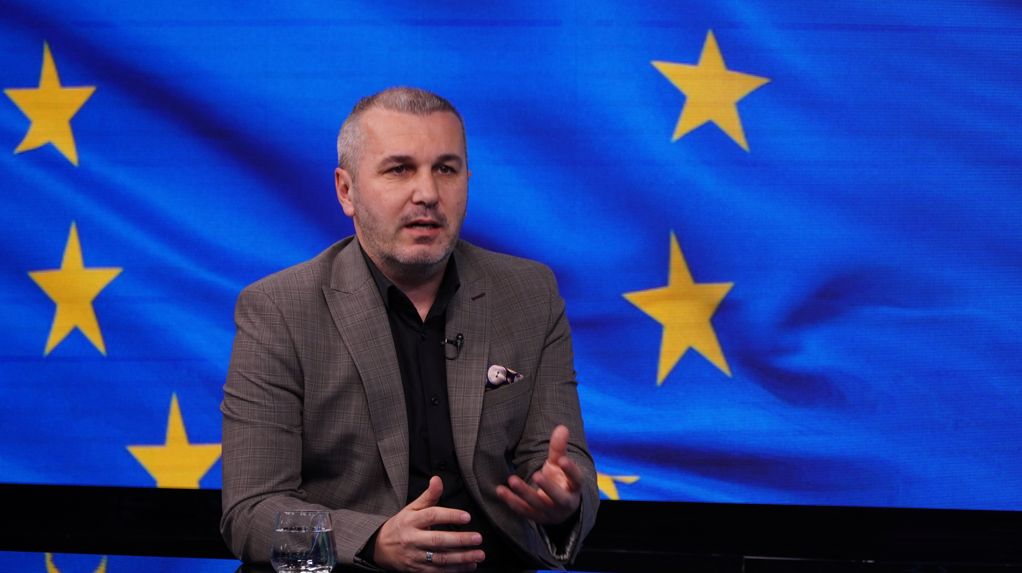 Čaušević za '7Plus': Međunarodna zajednica treba pomoći u jačanju državnih institucija