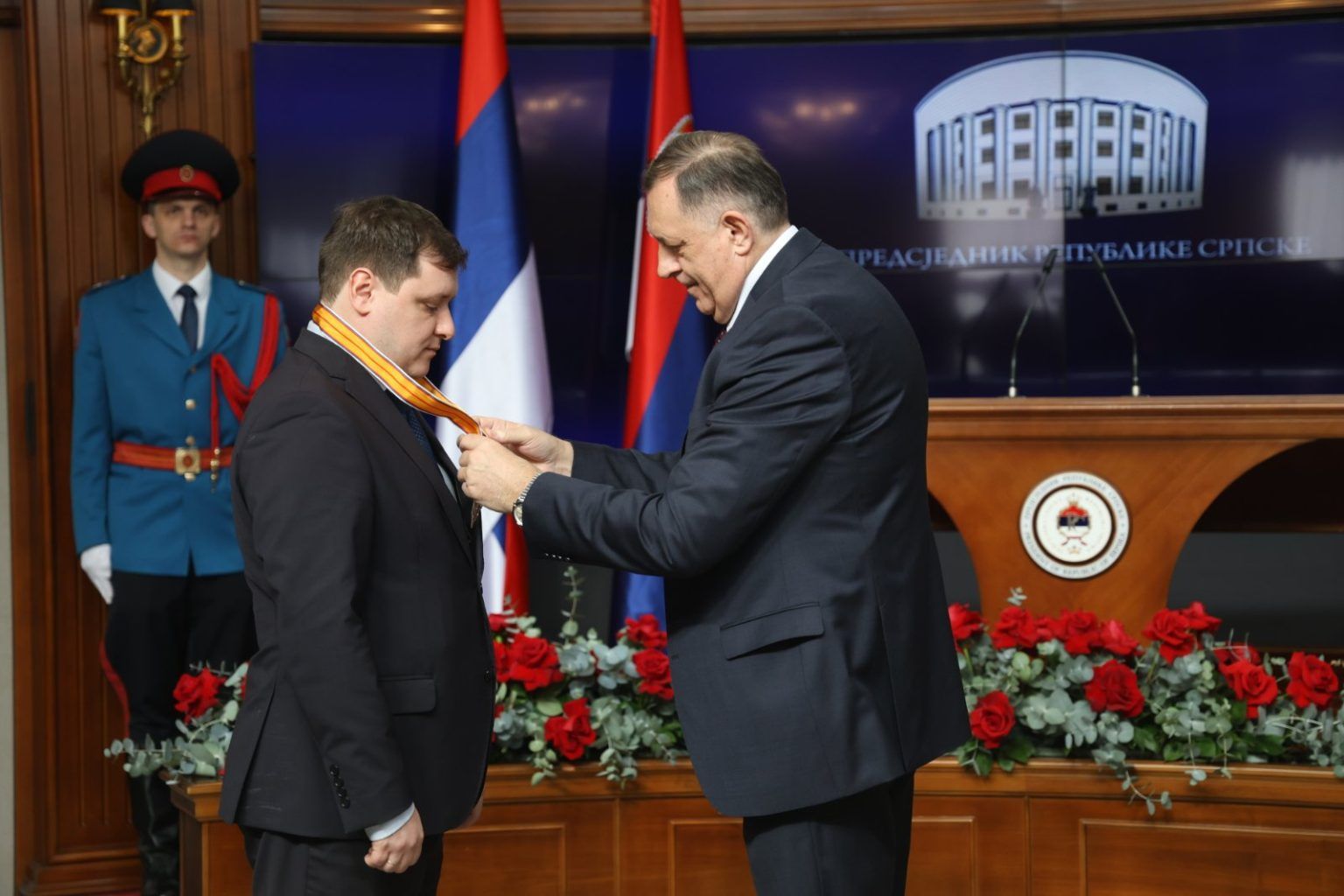 Hvalio je Vladimira Putina kao svjetskog lidera koji je od Rusije napravio planetarnog giganta, pa onda i Donalda Trumpa...