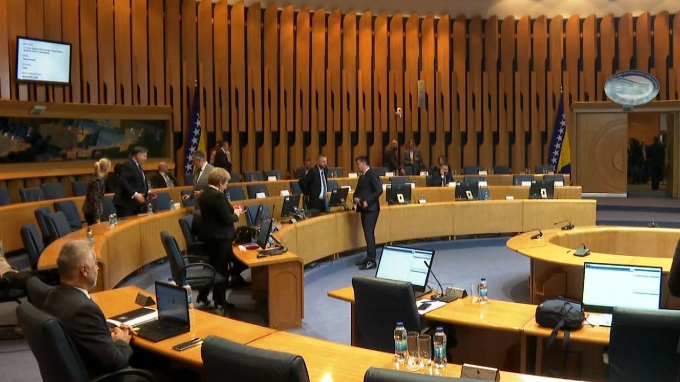 Išerić: Hoćemo li spašavati državu ili ćemo gledati kako država umire?