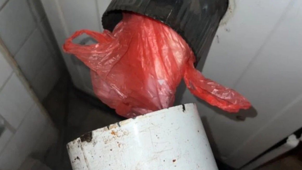 Prilikom pretresa pronađena je određena količina kanabisa i digitalna vaga za precizno mjerenje     