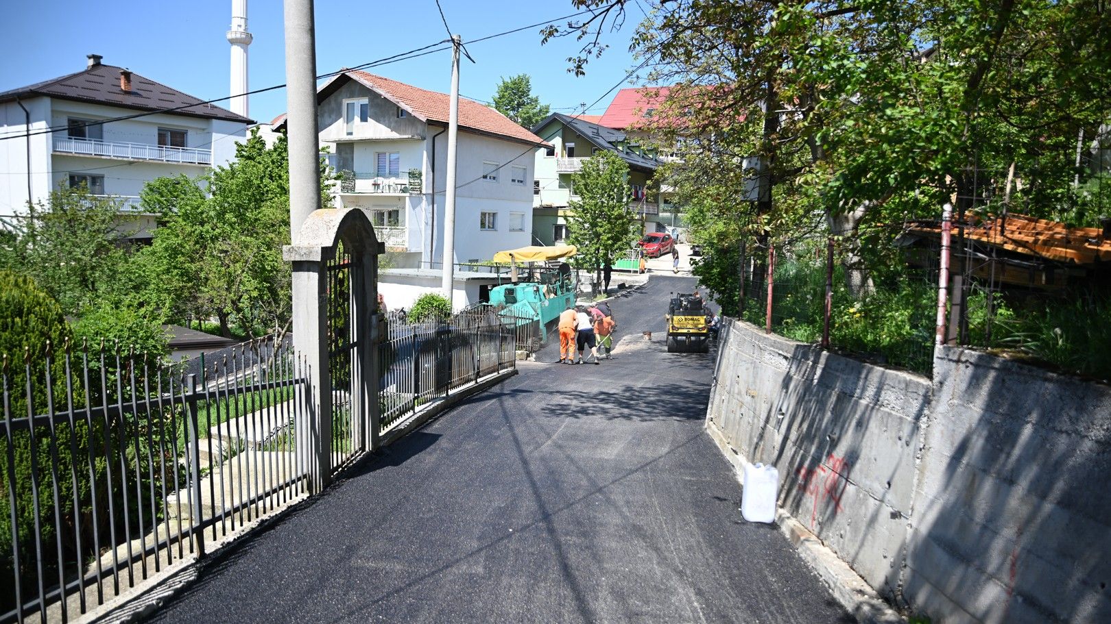 Implementacijom ovog projekta trajno se rješava dugogodišnji problem slijevanja atmosferskih voda i plavljenja stambenih objekata