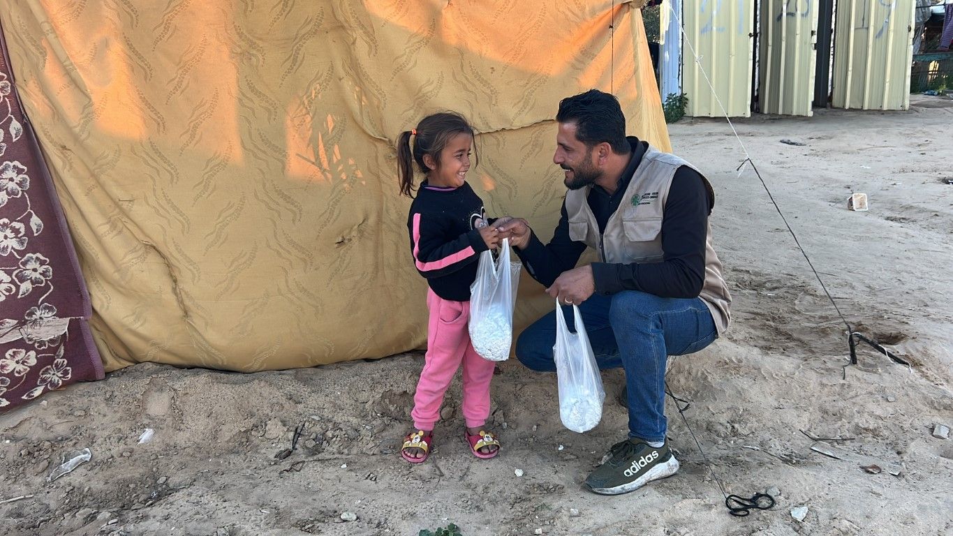 Poseban fokus stavljen je na djecu i jetime, kojima su obezbijeđeni bajramluci i posebne radosti, donoseći osmijehe na njihova lica.