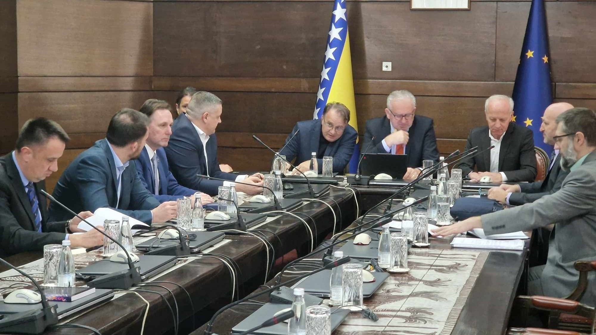 Čengić: Nije došlo do pada broja uposlenih, smanjiti dodatno doprinose!