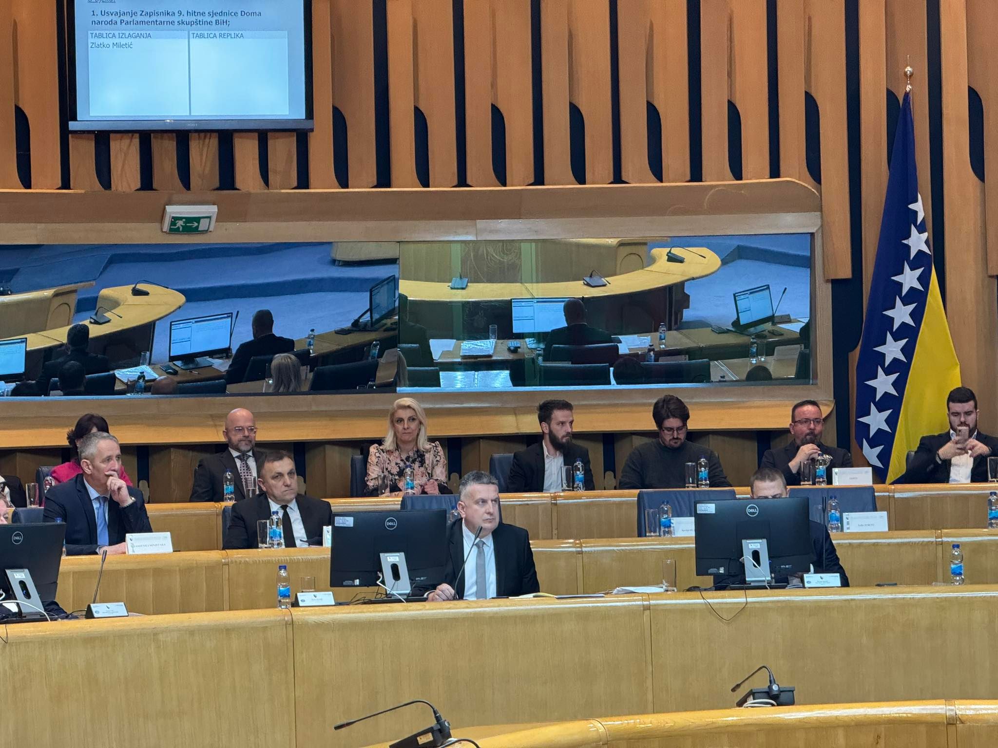 Nikola Špirić je poručio da predsjedavajući nije vreća za udaranje i da ima pravo da odluči o dnevnom redu.