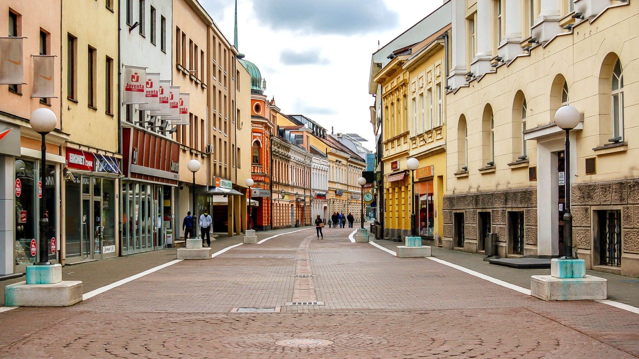 Upravo su hotelijeri tokom marta alarmirali nadležne da su im u tom mjesecu gosti počeli otkazivati rezervacije i da trpe štete