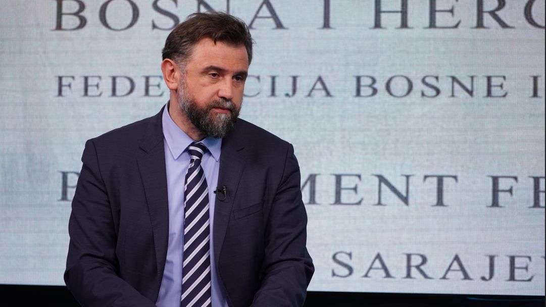 Zastupnik u zastupničkom domu Parlamenta FBiH Dennis Gratz objasnio je razloge današnjeg ponašanja zastupnika HDZ-a i rušenja dnevnog reda 