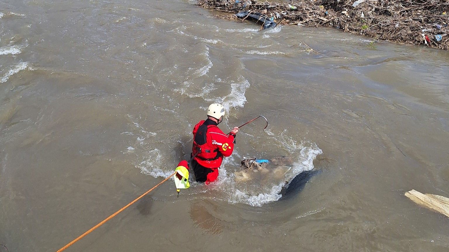Potraga je za danas završena oko 15 sati, a bit će nastavljena sutra, potvrdila je glasnogovornica MUP-a Tuzlanskog kantona, Adnana Sprečić