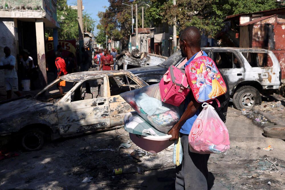 Na Haitiju sve više gladnih, raste nasilje bandi: Djeca preživljavaju na šećernoj vodi i hljebu