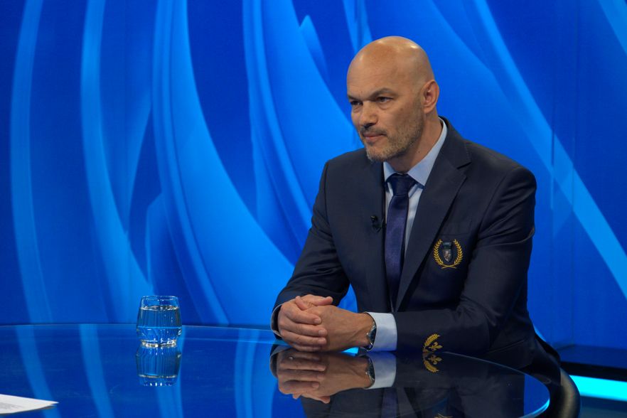 Na današnji dan prije 33 godine, odlukom Predsjedništva Republike BiH formirana je Armija Republike Bosne i Hercegovine s ciljem odbrane i oslobađanja naše domovine. 