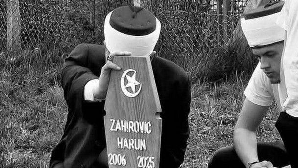 Suze su se slijevale niz obraze, a srce je jecalo za mladićem kojeg su svi znali po blagosti, mirnom pogledu i neiscrpnoj dobroti