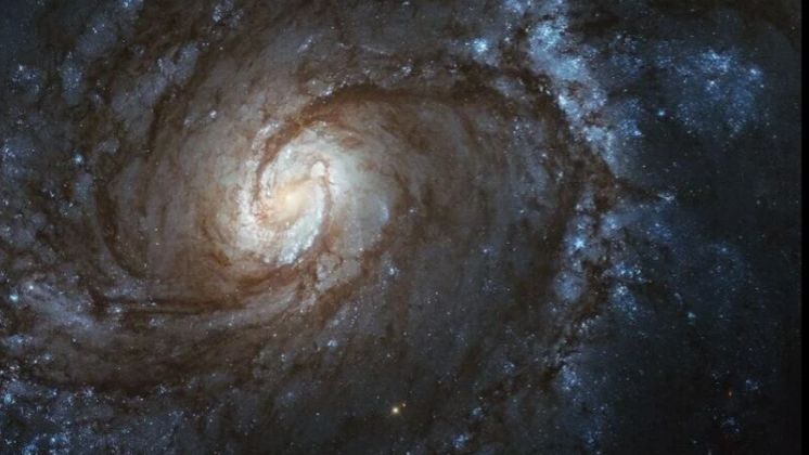 Svemirski šatl Discovery je u aprilu 1990. godine poletio u visine s izuzetno vrijednim teretom, a to je svemirski teleskop Hubble