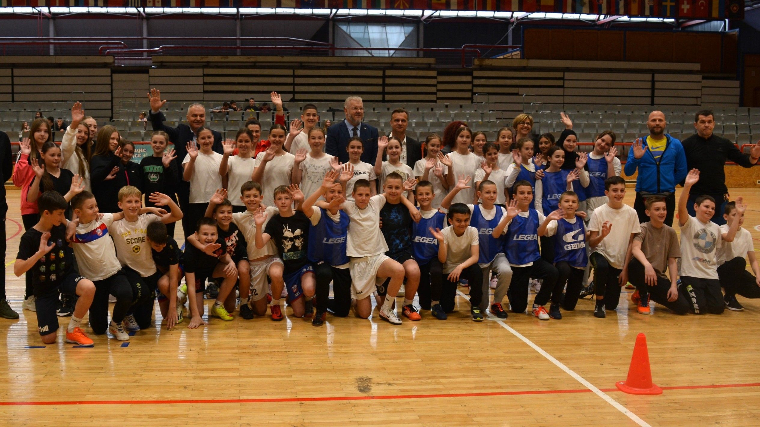 Igre je zvanično otvorio općinski načelnik Migdad Hasanović, a nakon toga se zadržao u razgovoru sa mališanima.