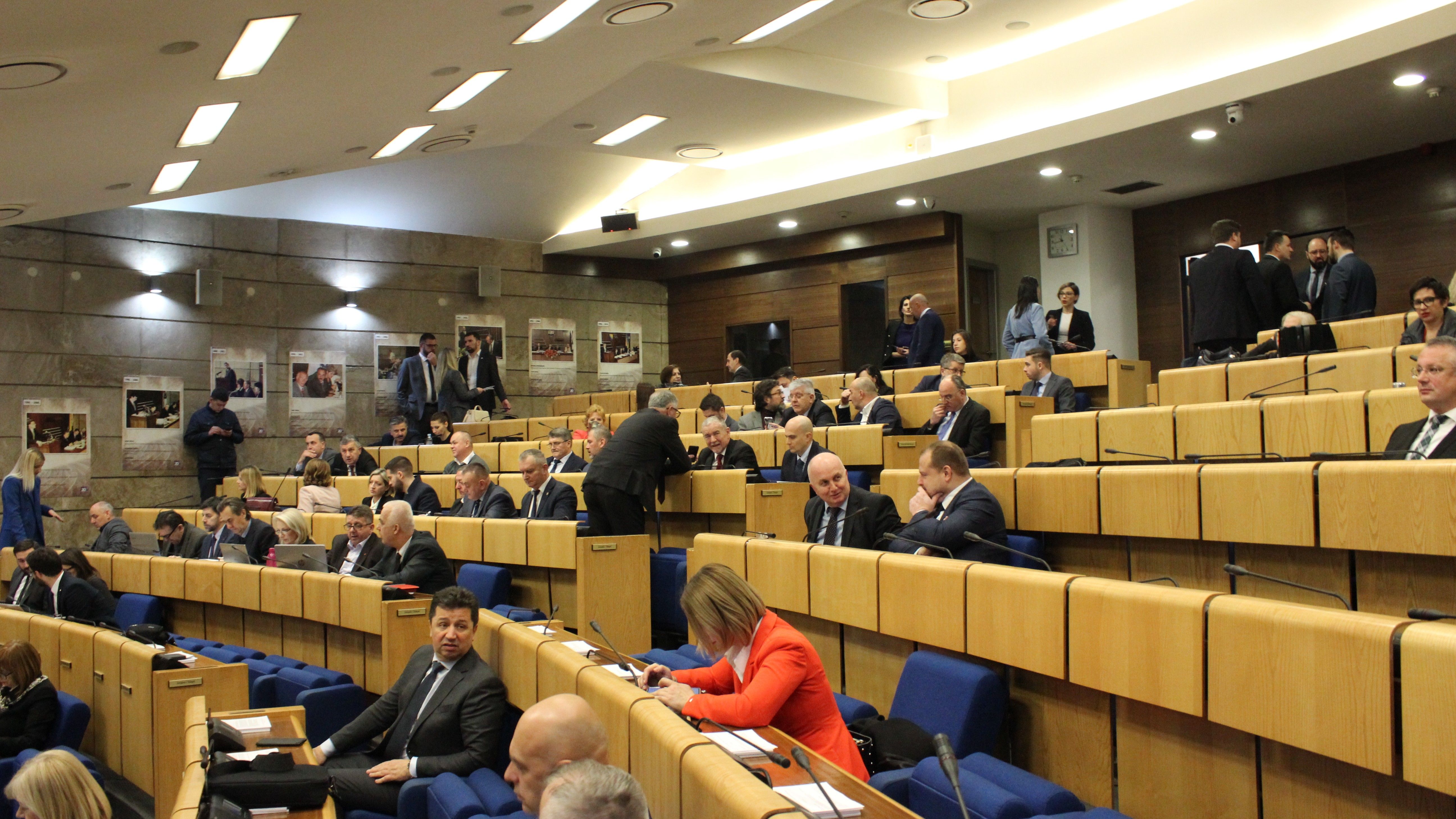 Danas vanredna sjednica Predstavničkog doma Parlamenta Federacije BiH o fiskalnoj reformi