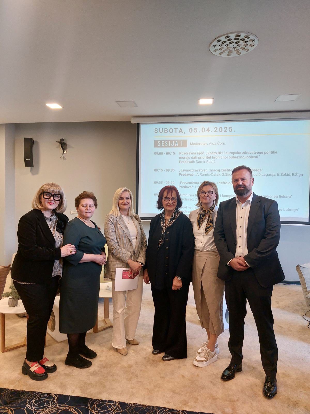 function r(){if(it(n),n.value===Hm){let o=null;throw new D(-950,o)}return n.value}