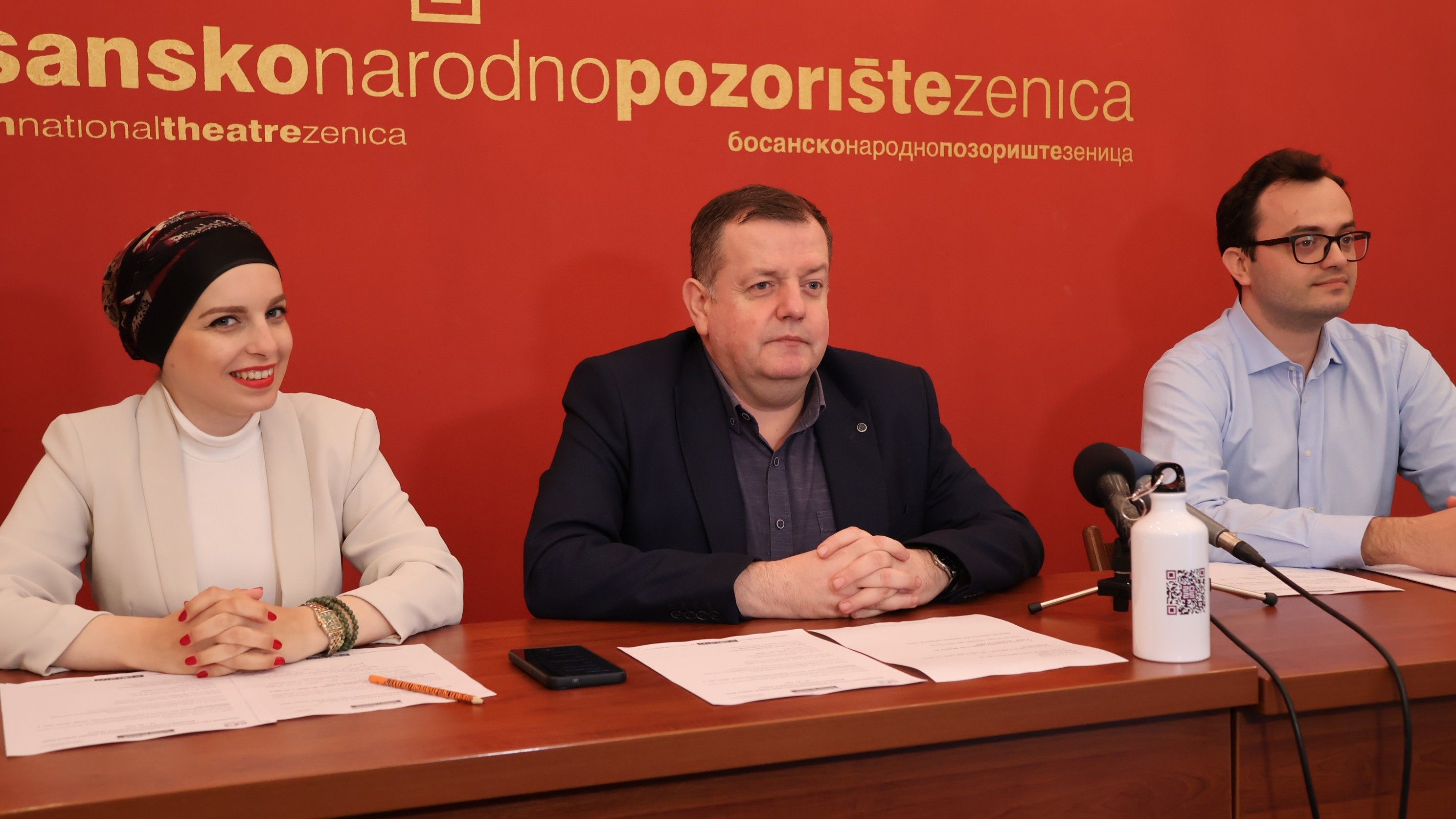 Ukupno će biti realizirano 11 sadržaja u sklopu pratećeg programa, među kojima je i dodjela nagrada te ceremonija zatvaranja 24. festivala bh. drame – Zenica 2025, 23. maja