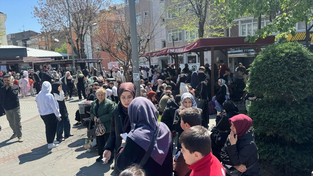 Turski predsjednik Recep Tayyip Erdogan rekao je: "Upućujem svoje dobre želje našim građanima, pomno pratimo razvoj događaja.