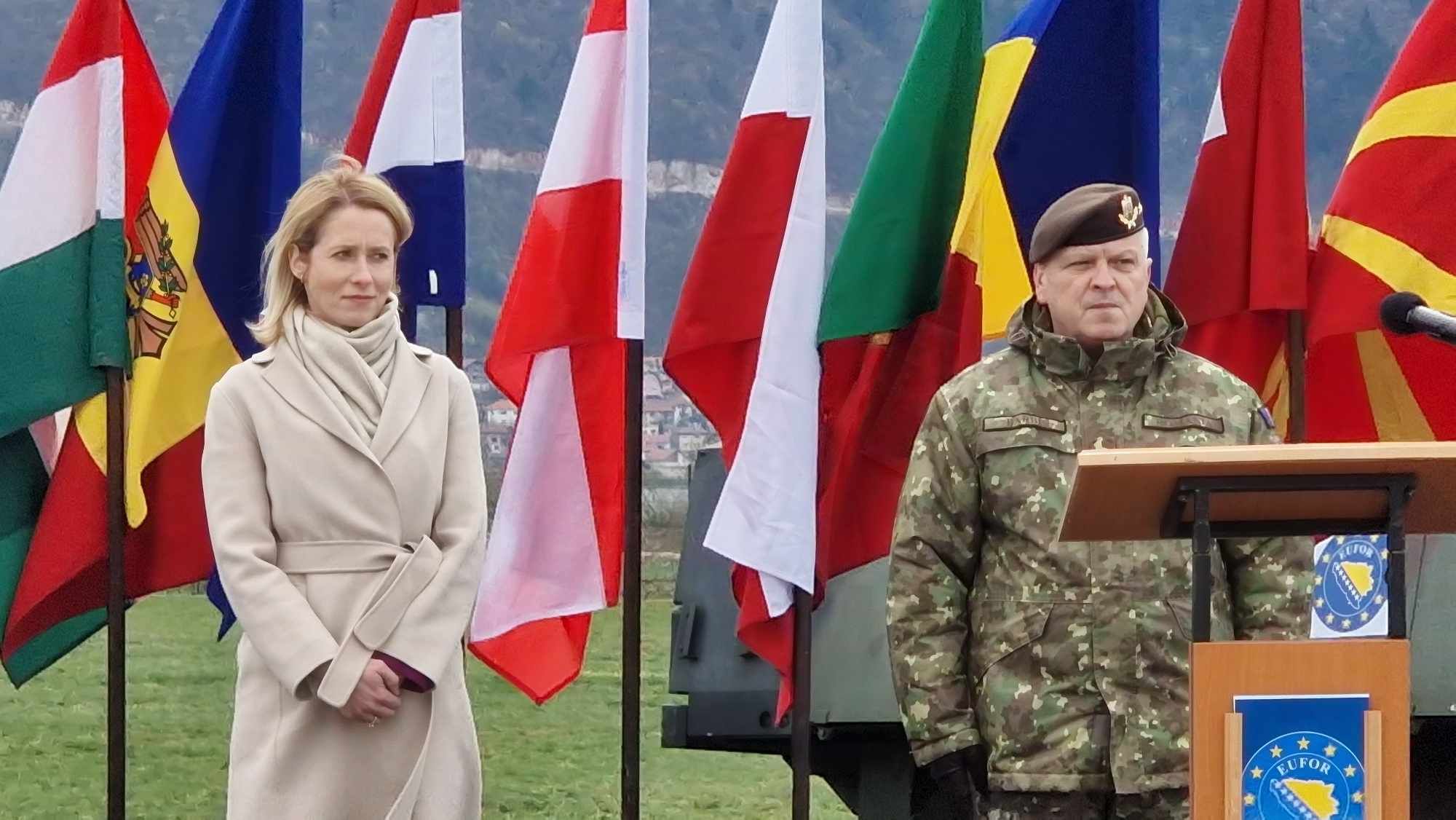 Posjetu je počela u kampu Butmir, gdje je dočekao komandant Misije EUFOR Althea general-major Florin-Marian Barbu.