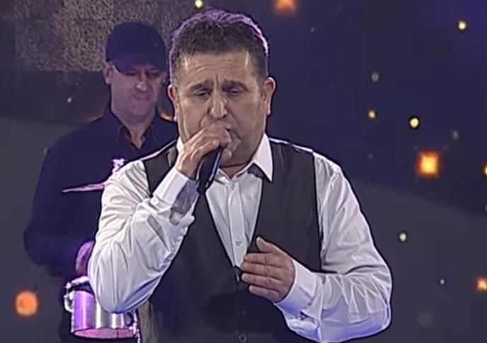 Bivša supruga pjevača, Radmila Svedružić Komlenac, s kojom je bio 22 godine u braku, iznijela je niz šokantnih optužbi na njegov račun