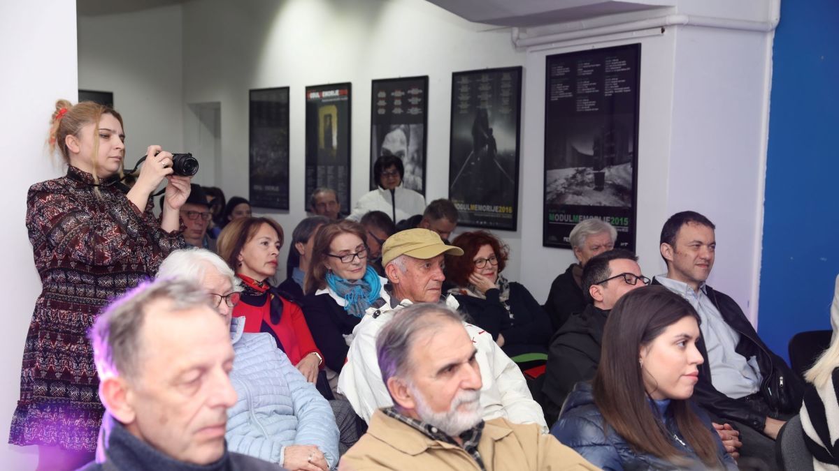 Književno-poetsko veče 'U srcu moga grada': Tekstovi pogodili prisutne podsjećajući ih na teške dane