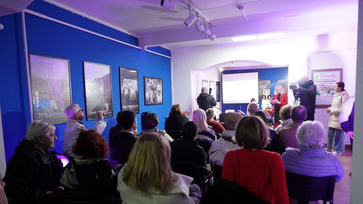 Književno-poetsko veče 'U srcu moga grada': Tekstovi pogodili prisutne podsjećajući ih na teške dane