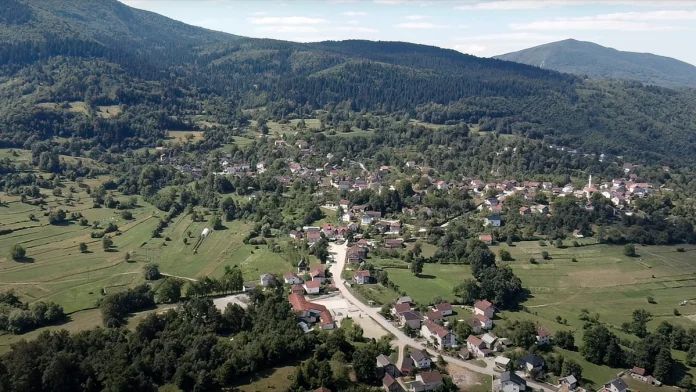 Niko od tvoje družbe nije uspjevao prije tebe selam širiti sokacima kojim bi hodili. 