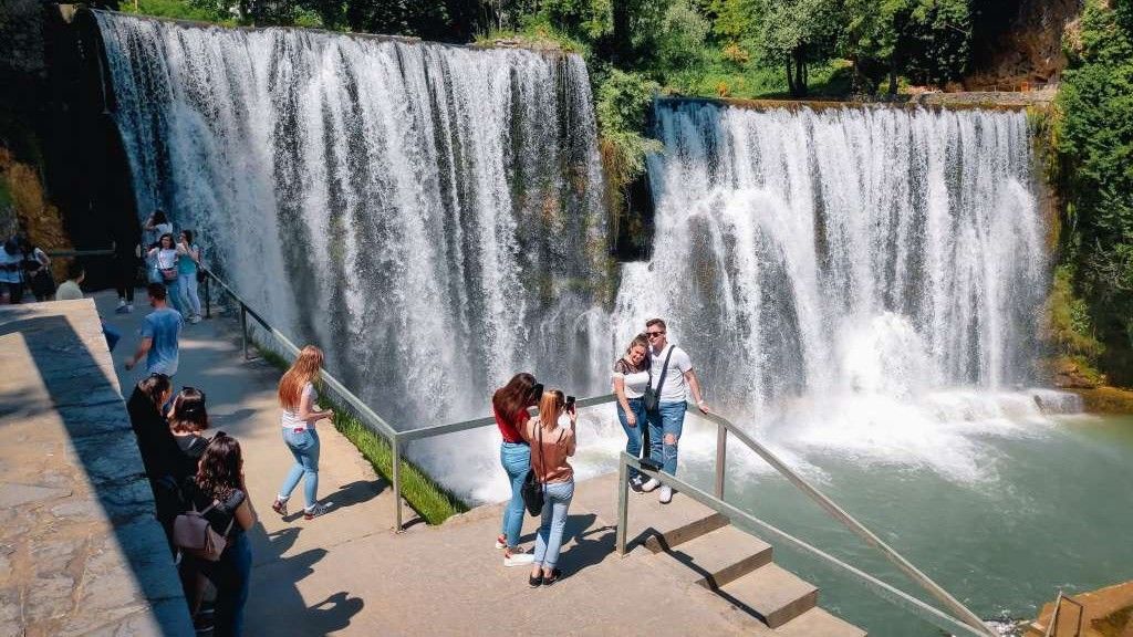 Riječ je o manifestaciji zasnovanoj na ideji poticanja i promoviranja suživota različitih vjerskih i nacionalnih zajednica...
