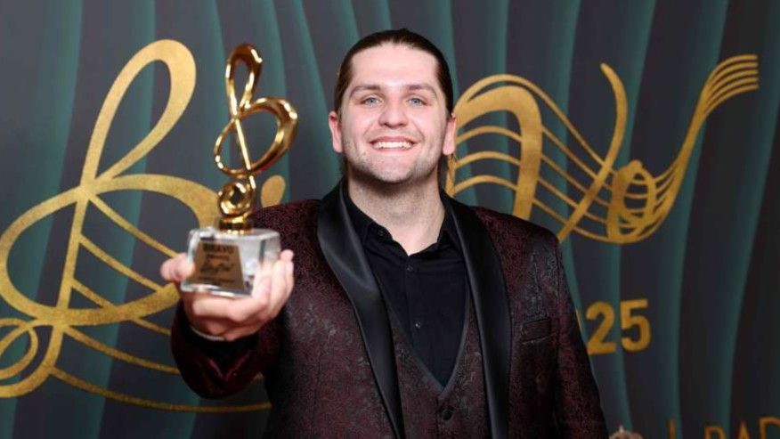 U sklopu svečane dodjele nagrada, solista Opere NPS Ermin Ašćerić izveo je popularnu kompoziciju 'Caruso'