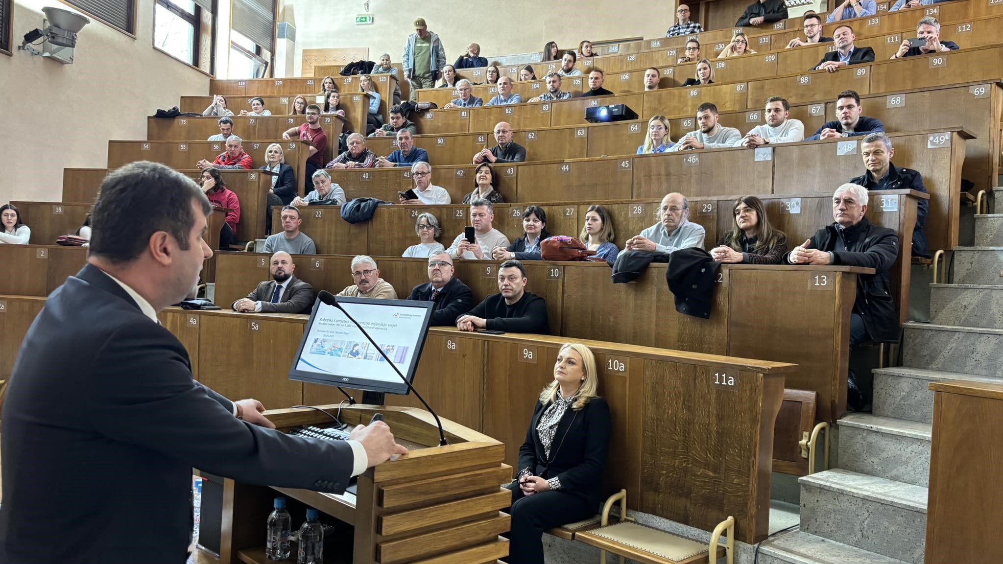 Dr. Žugor: Robotska hirurgija i umjetna inteligencija mijenjaju svijet i lice medicine