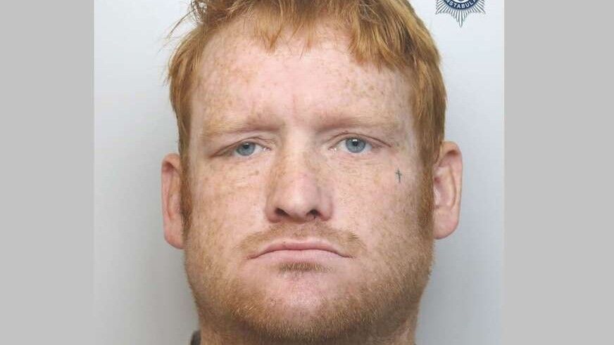 Kada je stigla policija, Higgins je prvo lagao da je Eaton pao na nož i da je smrt nesrećan slučaj.