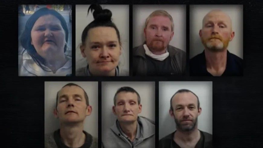 Ovaj užas odvijao se iza vrata prizemnog stana u predgrađu grada Glasgowa u Škotskoj, koji je bio poznat kao "kuća zvijeri"