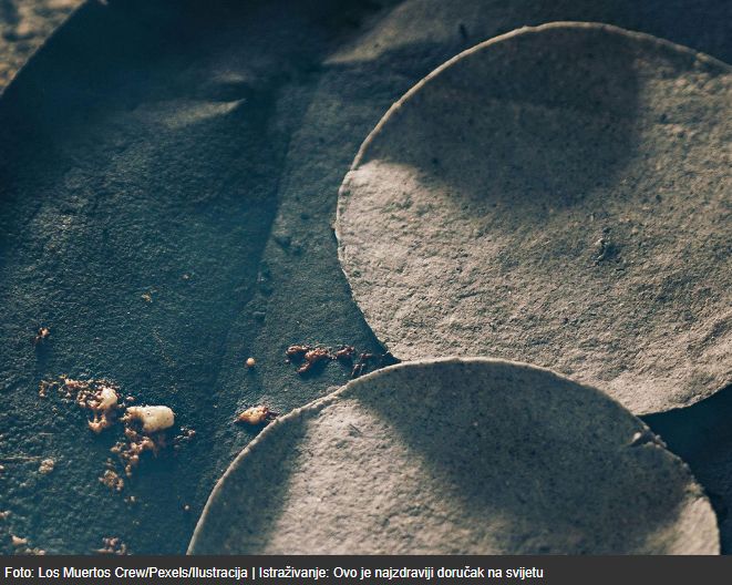 Den Betner proveo je posljednjih dvadeset godina istražujući navike ljudi koji žive 100 ili više godina, sa posebnim osvrtom na hranu koju konzumiraju.