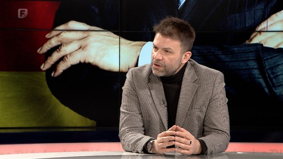 Makarević je istakao da je kapital kao poplašena srna: kada namiriše i najmanju opasnost, bježi.
