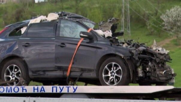 U saobraćajnoj nesreći kod Prnjavora jučer je poginuo narodni zastupnik Srđan Todorović, te njegova supruga i dijete.