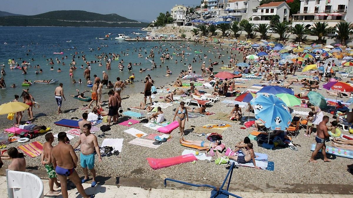 Neumski hoteli popunjeni za 1. maj: Polupansion za četveročlanu porodicu iznosi 500 KM po danu