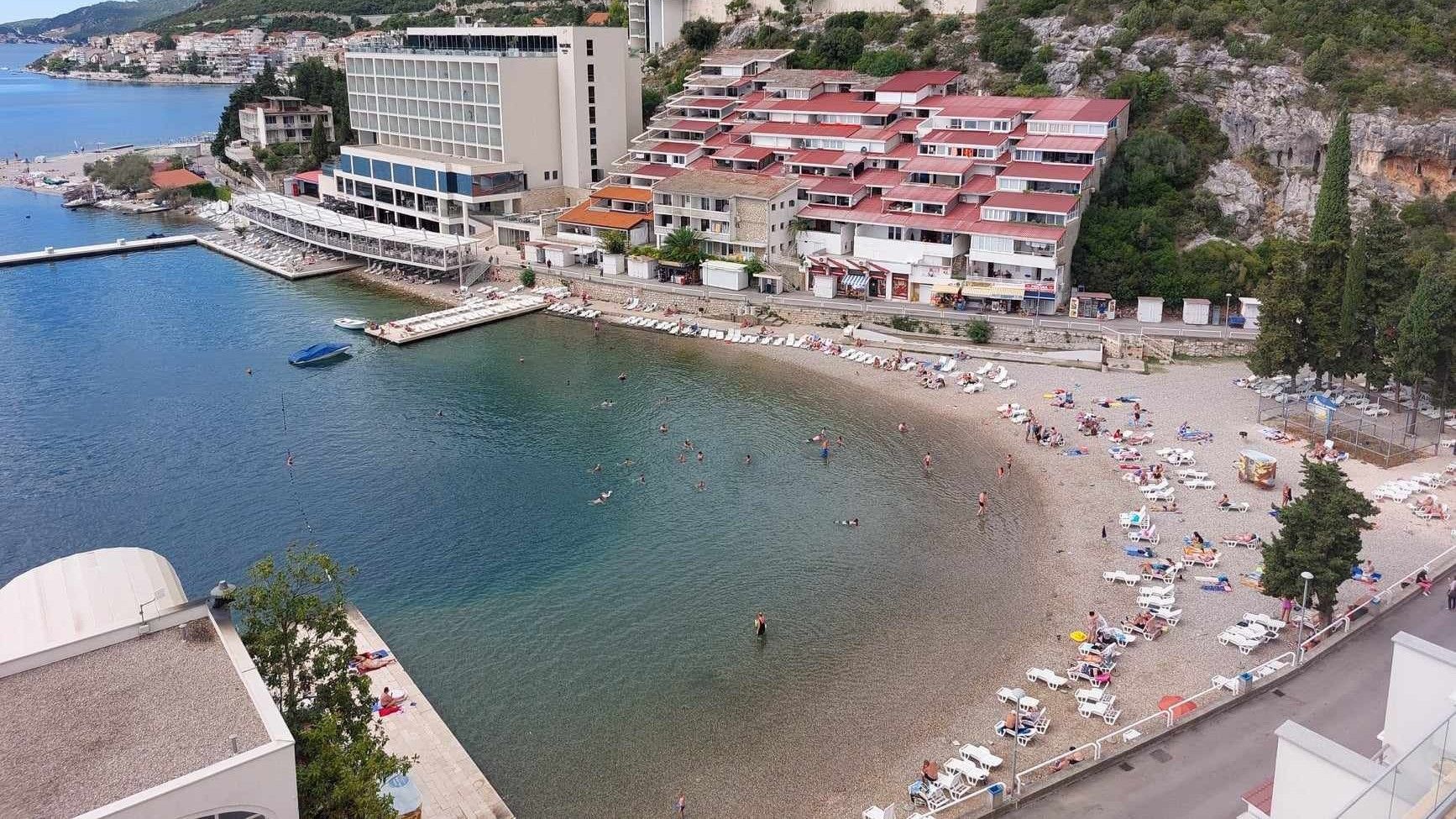 Neumski hoteli popunjeni za 1. maj: Polupansion za četveročlanu porodicu iznosi 500 KM po danu