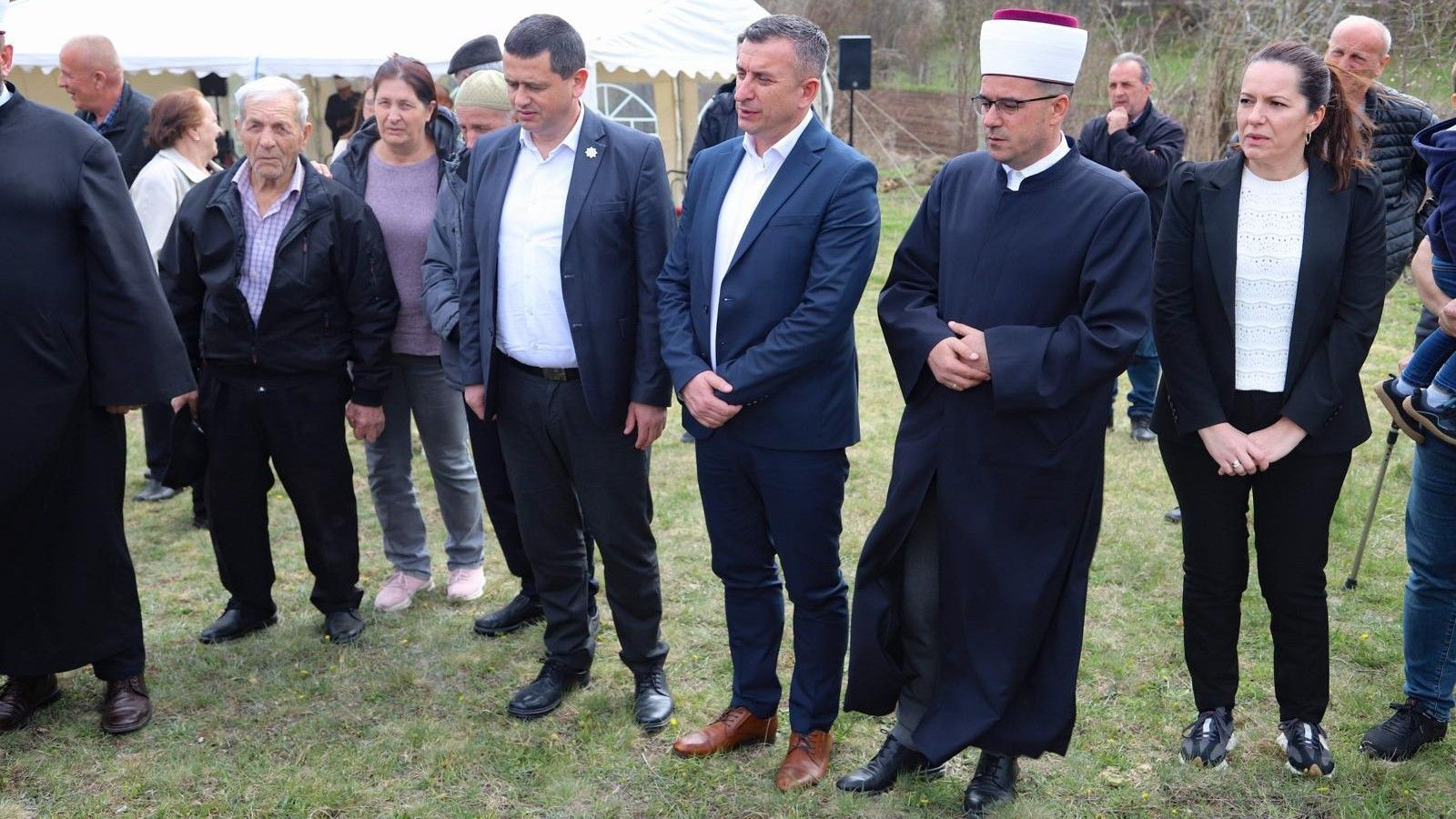 Ovom značajnom događaju za sve povratnike, prisustvovao je veliki broj nekadašnjih stanovnika ovog područja, te brojni zvaničnici i delegacije iz šire društvene zajednice