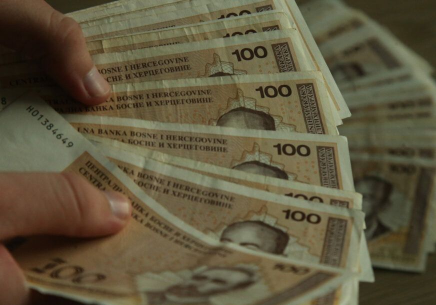 Inače, dobit firme se dobrim dijelom istopila. Lani je bila 56.099 KM, godinu prije toga 347.261 KM, dok je 2022. iznosila 591.227 KM. 