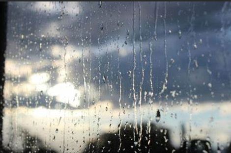 Danas, umjereno do pretežno oblačno vrijeme, a u veće djelu BiH slaba kiša, na planinama moguć i snijeg.