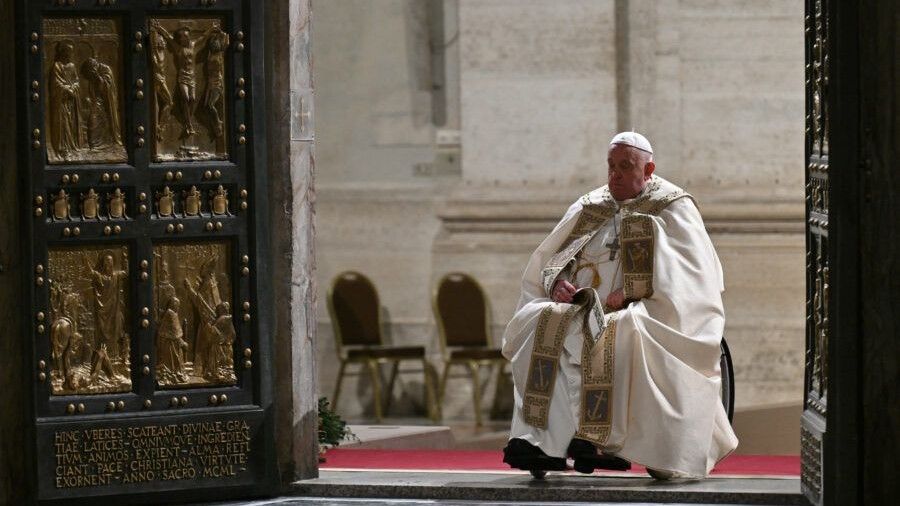 Nakon smrti pape: Evo šta se sada događa u Vatikanu?