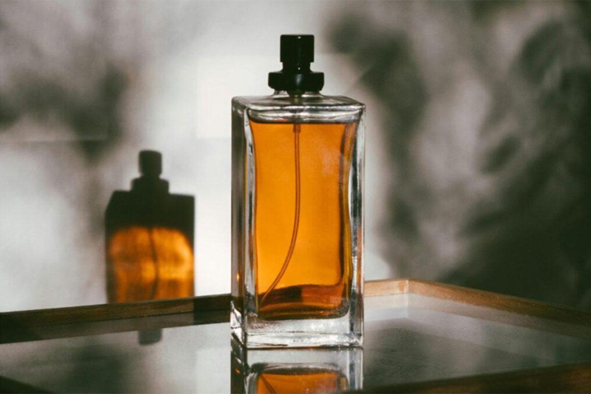 Dva muškarca uhapšena su u Zagrebu zbog sumnje da su od februara do početka aprila ukrali krali parfeme i zlatni nakit iz trgovina, vrijedne gotovo 60.000 eura. 