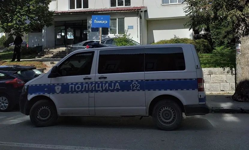Božo M. je, inače, višestruki prestupnik ranije osuđivan za nanošenje teških tjelesnih povreda.