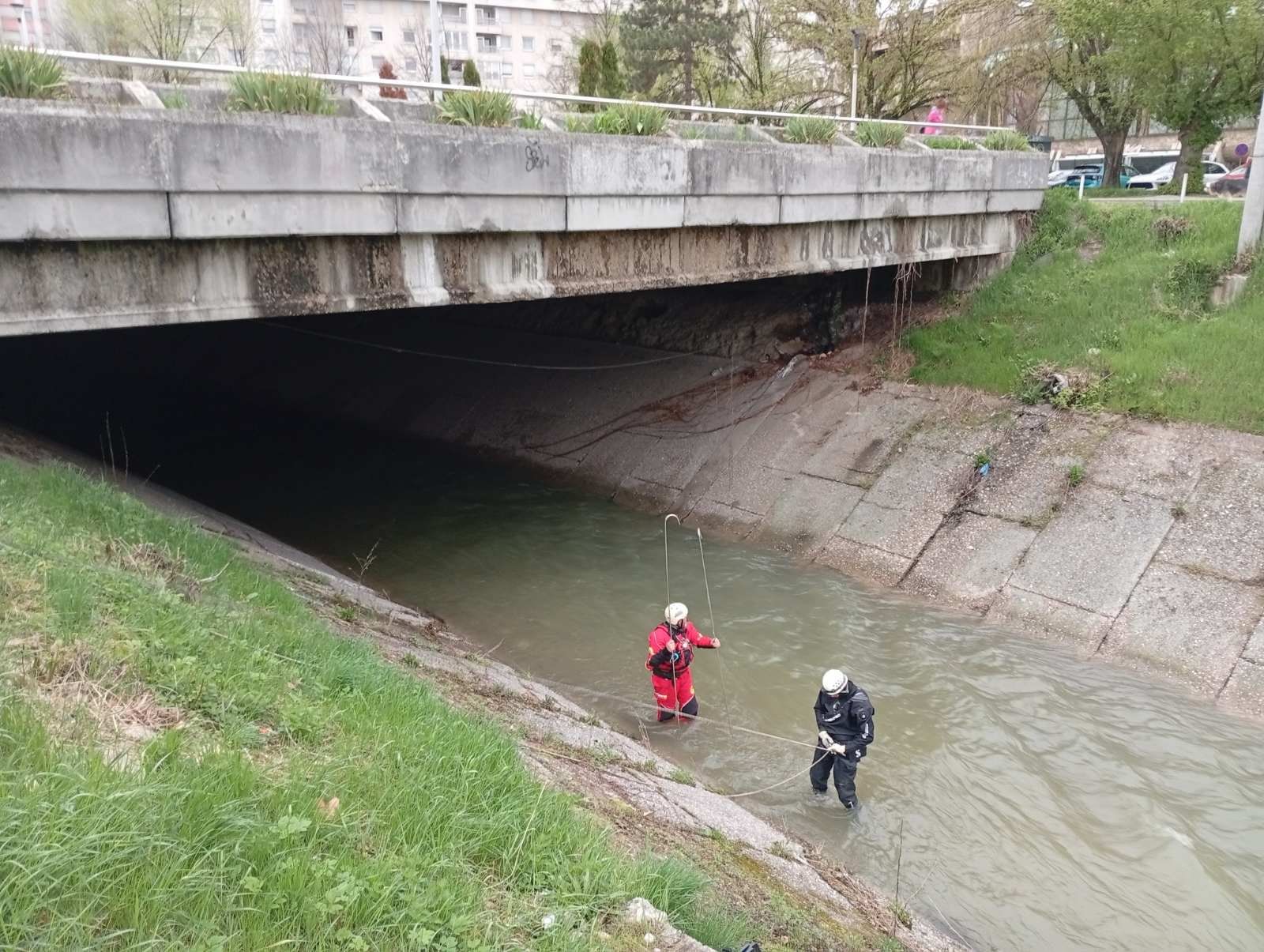 Nastavlja se potraga za policajcem i muškarcem na području Tuzlanskog kantona