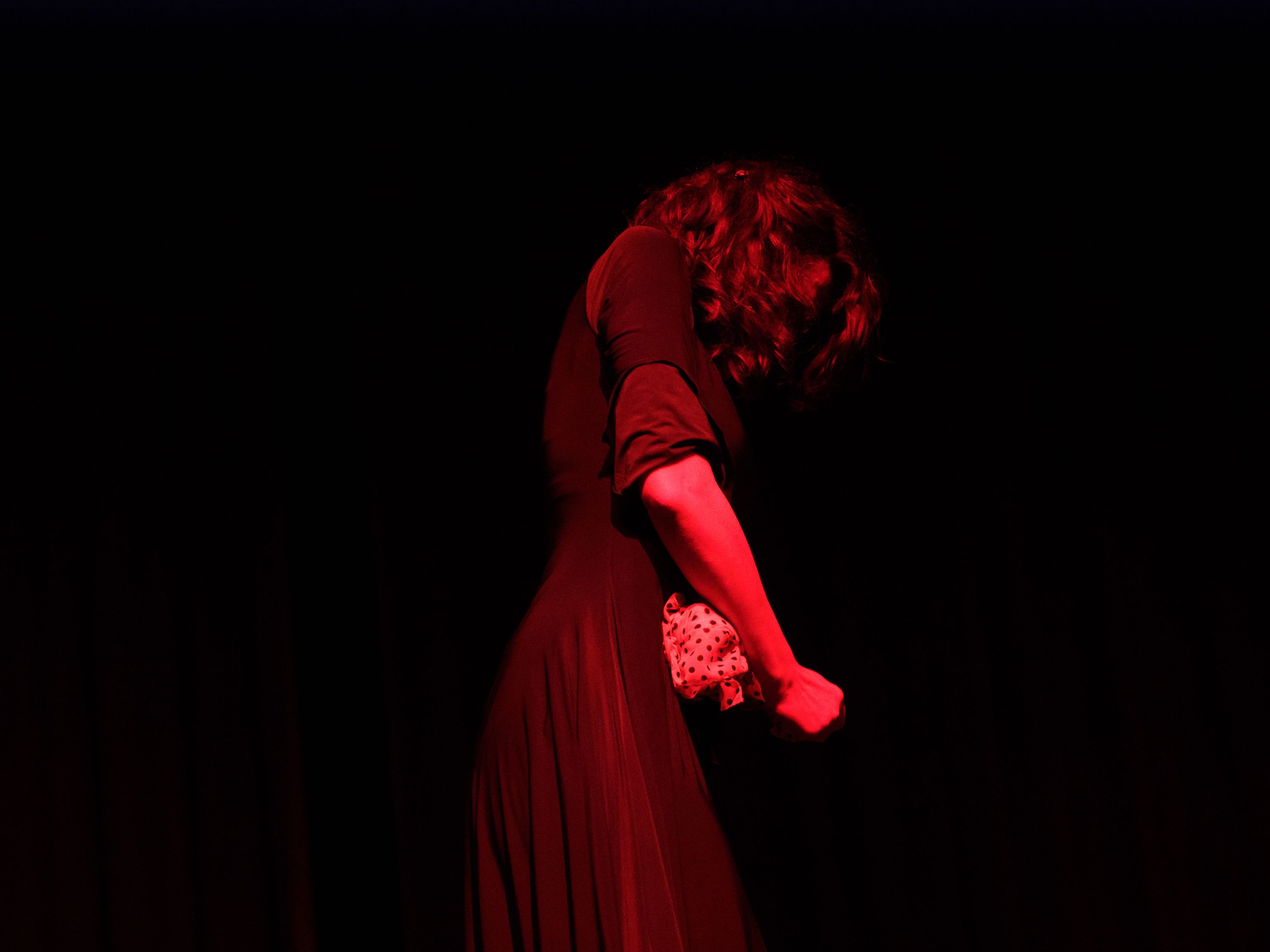 Nastala po istoimenoj knjizi Martine Mlinarević, ova predstava kombinacija je dinamičnog pripovijedanja sa elementima scenskog pokreta i lutkarstva