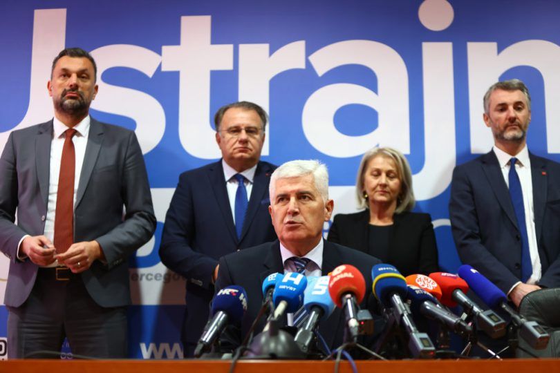 U stvarnosti, identitet nije sudbina, nego fluidna politička i društvena konstrukcija.