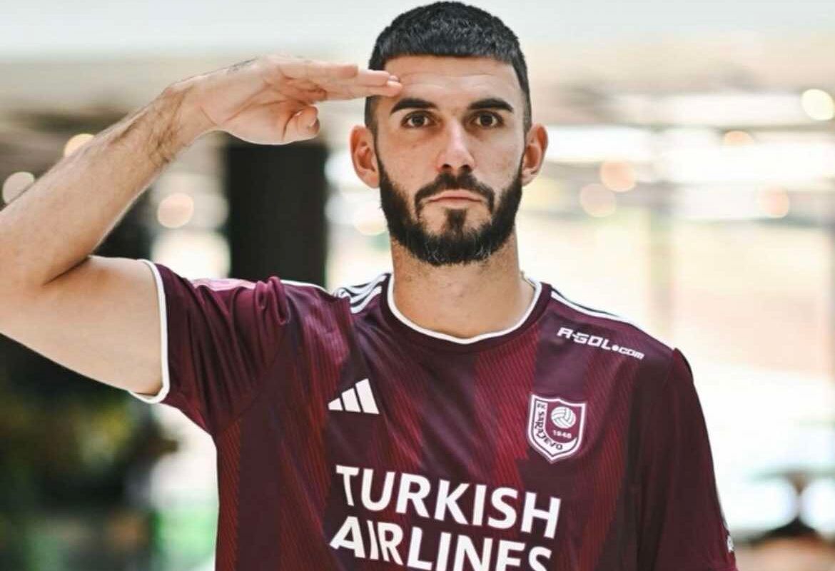Stigao je Renato Gojković kao veliko pojačanje u FK Sarajevo pred početak drugog dijela polusezone, a već na prvim mečevima Bordo tima istakao se kao istinski komadant odbrane.
