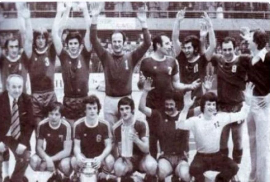 Pred oko 5.000 navijača u Banjaluci zlatna generacija Crveno-plavih u finalnom susretu Kupa šampiona pobijedila je dansku Fredericiju sa 17:15.