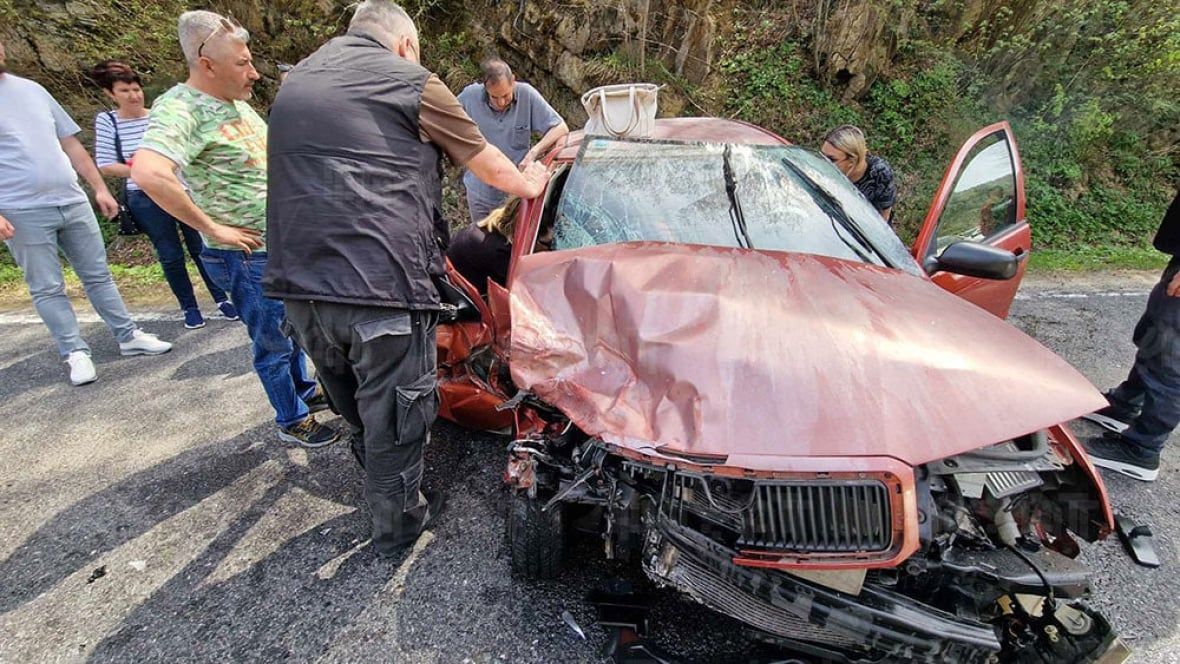 Jezive fotografije sa mjesta nesreće: Povrijeđene dvije žene i četverogodišnje dijete