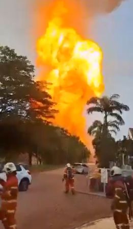 Slike i videosnimke vatrene stihije postale su viralne na društvenim mrežama, a neki su stanovnici rekli da su osjetili kako se vrata i prozori njihovih domova tresu